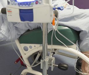 Fauteuil roulant équipé du dispositif breveté par Gustave Roussy